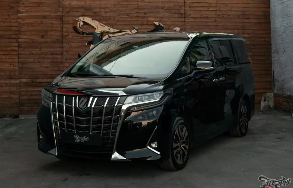 Полировка кузова и покрытие керамикой Toyota Alphard